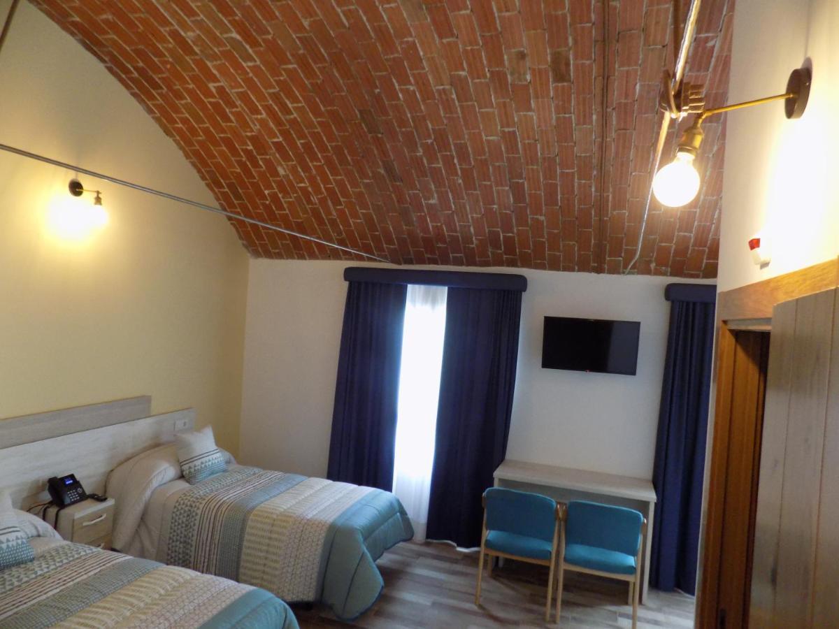 Hotel Rural Suenos Del Quijote มาดริเดฮอส ภายนอก รูปภาพ